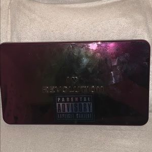 Makeup revolution eyeshadow palette